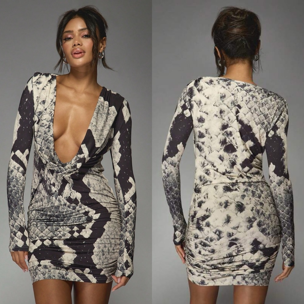 MISSGUIDED abstract print ruched mini dress